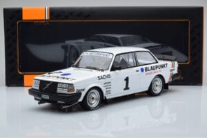 Volvo 240 Turbo IPS Racing Blaupunkt #1 P. Stureson DTM Zolder 1986 IXO 1:18 18RMC106 Druckguss — Bild 6 von 6