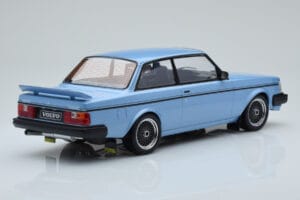Volvo 240 Turbo Hellblau IXO 1:18 18MCC090 Druckguss — Bild 2 von 6