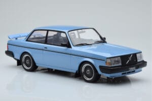Volvo 240 Turbo Hellblau IXO 1:18 18MCC090 Druckguss — Bild 4 von 6