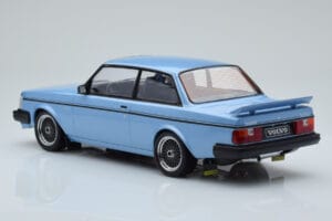 Volvo 240 Turbo Hellblau IXO 1:18 18MCC090 Druckguss — Bild 5 von 6