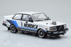 Volvo 240 Turbo Nordica #1 J. Cecotto / A. Olafsson ETCC Brno 1986 IXO 1:18 18RMC087 Druckguss — Bild 4 von 6