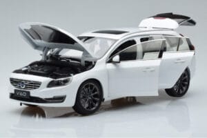 Volvo V60 D3 Crystal Weiss FAW 1:18 9430840 Druckguss — Bild 2 von 7