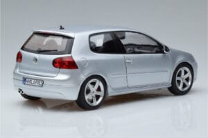 Volkswagen Golf GTI Mk5 Pirelli Edition Silber Norev 1:18 188425 Druckguss — Bild 3 von 7