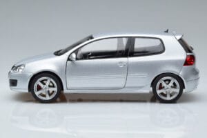 Volkswagen Golf GTI Mk5 Pirelli Edition Silber Norev 1:18 188425 Druckguss — Bild 4 von 7