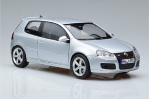Volkswagen Golf GTI Mk5 Pirelli Edition Silber Norev 1:18 188425 Druckguss — Bild 5 von 7