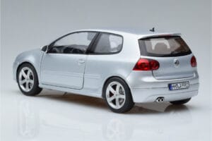 Volkswagen Golf GTI Mk5 Pirelli Edition Silber Norev 1:18 188425 Druckguss — Bild 6 von 7