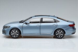 Volkswagen Passat B8 Blau FAW 1:18 ZVF000003A Druckguss — Bild 4 von 7