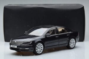 Volkswagen Phaeton V6 Mazeppa Grau Kyosho 1:18 08831MBK Druckguss — Bild 9 von 9