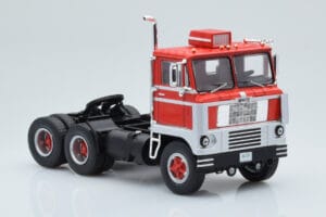White 7400 Rot Silber IXO 1:43 TR170 Druckguss — Bild 3 von 5