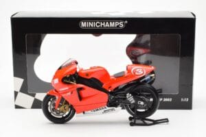 Yamaha YZR-M1 Marlboro Yamaha Team #3 M. Biaggi MotoGP 2002 Minichamps 1:12 122026303 Druckguss — Bild 4 von 4