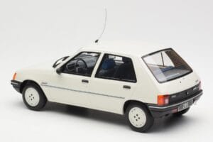 Peugeot 205 Junior Weiß Otto 1:18 OT463 Resin — Bild 5 von 6