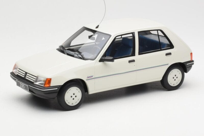 Peugeot 205 Junior Weiß Otto 1:18 OT463 Resin