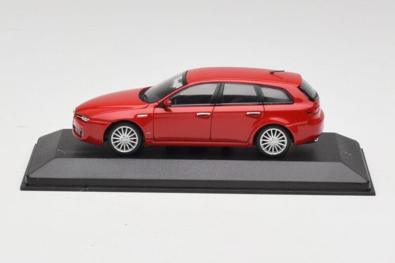 Alfa Romeo 159 Sportwagon Alfa Rot Minichamps 1:43 400120511 Druckguss