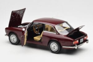 Alfa Romeo 2000 GTV Kastanienrot Norev 1:18 187916 Druckguss — Bild 5 von 8