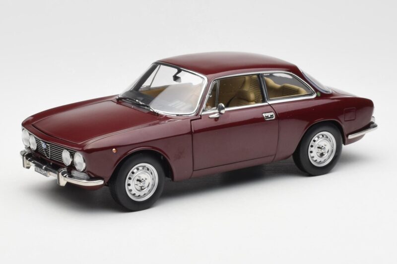 Alfa Romeo 2000 GTV Kastanienrot Norev 1:18 187916 Druckguss