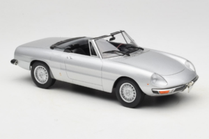 Alfa Romeo 2000 Spider Silber Norev 1:18 187884 Druckguss — Bild 4 von 6