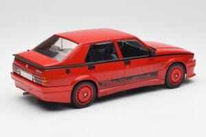 Alfa Romeo 75 Turbo Evoluzione Rot MCG 1:18 MCG18428 Druckguss — Bild 2 von 6