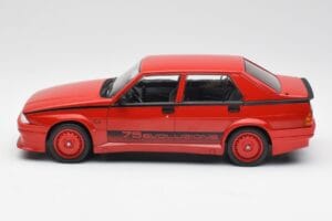 Alfa Romeo 75 Turbo Evoluzione Rot MCG 1:18 MCG18428 Druckguss — Bild 3 von 6
