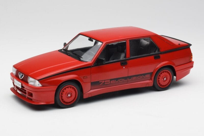 Alfa Romeo 75 Turbo Evoluzione Rot MCG 1:18 MCG18428 Druckguss
