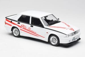 Alfa Romeo 75 Turbo Evoluzione Weiß MCG 1:18 MCG18430 Druckguss — Bild 4 von 6