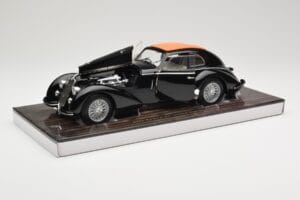 Alfa Romeo 8C 2900B Lungo Schwarz Minichamps 1:18 100120421 Druckguss — Bild 2 von 8