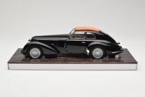 Alfa Romeo 8C 2900B Lungo Schwarz Minichamps 1:18 100120421 Druckguss