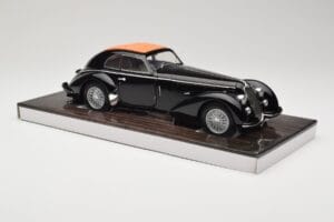 Alfa Romeo 8C 2900B Lungo Schwarz Minichamps 1:18 100120421 Druckguss — Bild 6 von 8