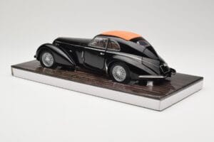 Alfa Romeo 8C 2900B Lungo Schwarz Minichamps 1:18 100120421 Druckguss — Bild 7 von 8