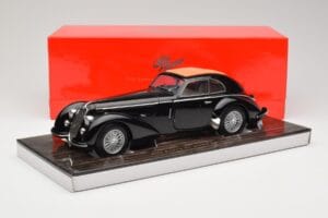 Alfa Romeo 8C 2900B Lungo Schwarz Minichamps 1:18 100120421 Druckguss — Bild 8 von 8