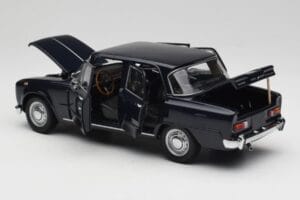 Alfa Romeo Giulia 1300 Blau Minichamps 1:18 180120905 Druckguss — Bild 5 von 8