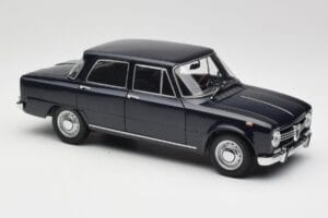 Alfa Romeo Giulia 1300 Blau Minichamps 1:18 180120905 Druckguss — Bild 6 von 8
