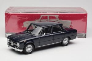 Alfa Romeo Giulia 1300 Blau Minichamps 1:18 180120905 Druckguss — Bild 8 von 8