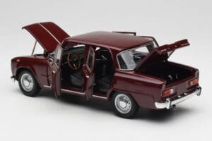 Alfa Romeo Giulia 1300 Dunkelrot Minichamps 1:18 180120906 Druckguss — Bild 5 von 8