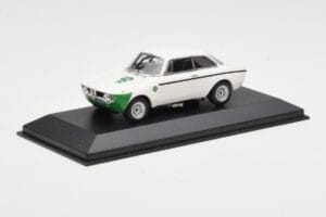 Alfa Romeo Giulia 1300 GTA Junior Weiß Minichamps 1:43 400120601 Druckguss — Bild 2 von 3