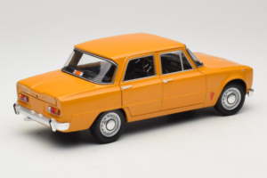 Alfa Romeo Giulia 1300 Super Orange Minichamps 1:18 180120900 Druckguss — Bild 3 von 8