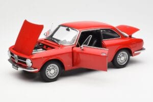 Alfa Romeo GT 1300 Junior LHD Rot AUTOart 1:18 70131 Druckguss — Bild 2 von 8