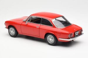 Alfa Romeo GT 1300 Junior LHD Rot AUTOart 1:18 70131 Druckguss — Bild 7 von 8