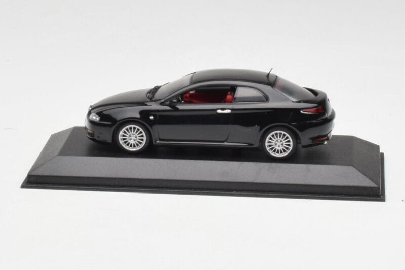 Alfa Romeo GT Schwarz Minichamps 1:43 400120320 Druckguss