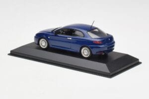 Alfa Romeo GT Dark Blue Metallic Minichamps 1:43 400120326 Druckguss — Bild 3 von 4