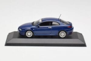 Alfa Romeo GT Dark Blue Metallic Minichamps 1:43 400120326 Druckguss
