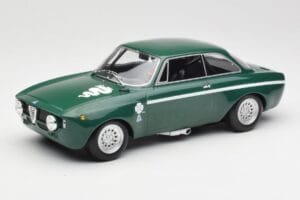 Alfa Romeo GTA 1300 Junior Grün Minichamps 1:18 155120022 Druckguss