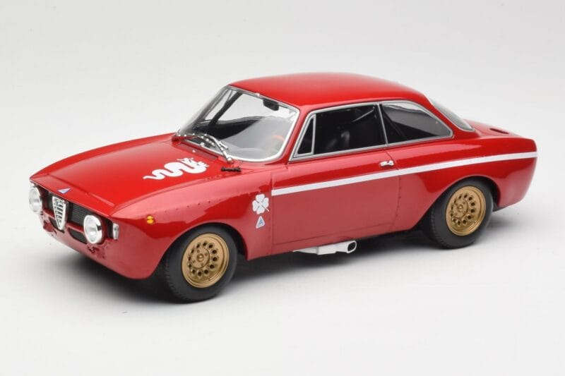 Alfa Romeo GTA 1300 Junior Rot Minichamps 1:18 155120020 Druckguss