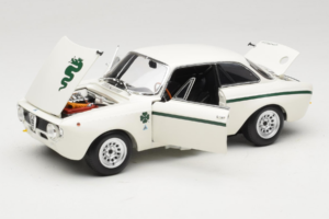 Alfa Romeo GTA 1300 Junior Weiß Minichamps 1:18 100120501 Druckguss — Bild 2 von 8