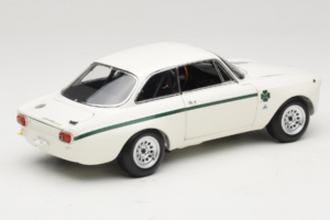 Alfa Romeo GTA 1300 Junior Weiß Minichamps 1:18 100120501 Druckguss — Bild 3 von 8