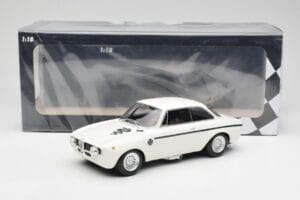Alfa Romeo GTA 1300 Junior Weiß Minichamps 1:18 155120021 Druckguss — Bild 6 von 6