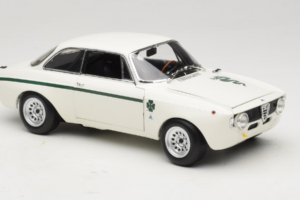 Alfa Romeo GTA 1300 Junior Weiß Minichamps 1:18 100120501 Druckguss — Bild 6 von 8