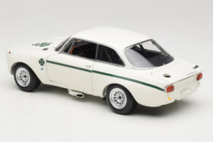 Alfa Romeo GTA 1300 Junior Weiß Minichamps 1:18 100120501 Druckguss — Bild 7 von 8