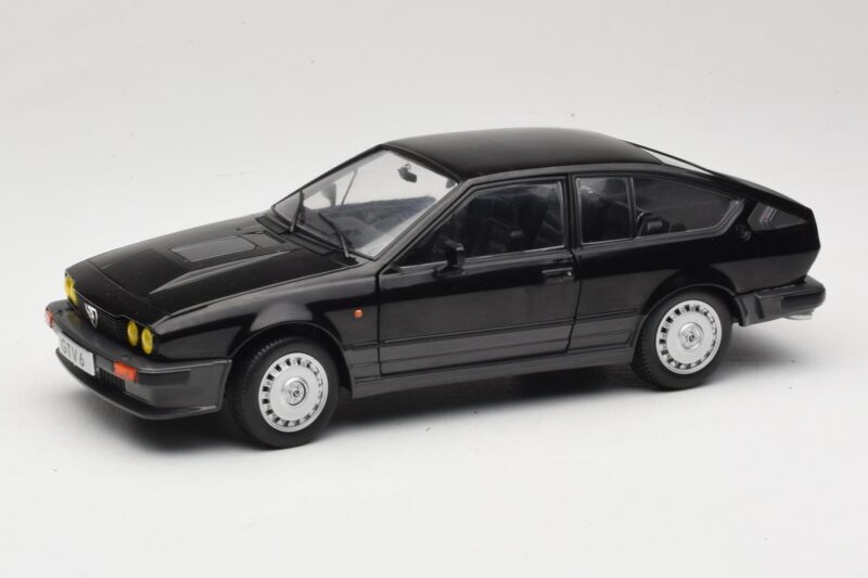 Alfa Romeo GTV6 Schwarz Solido 1:18 S1802302 Druckguss