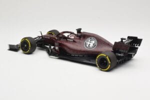 Alfa Romeo Racing C38 #7 K. Raikkonen Valentine's Day Livery Shakedown Fiorano 14th February 2019 Minichamps 1:18 110199907 D — Bild 5 von 6