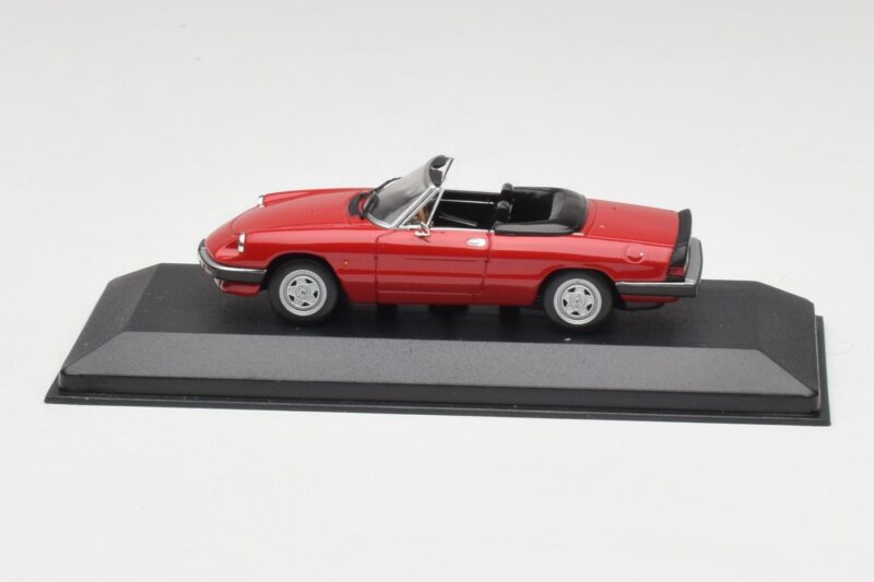 Alfa Romeo Spider 2000 Alfa Rot Minichamps 1:43 436120760 Druckguss